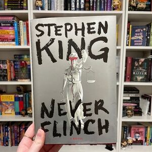Stephen King Horror Book: Never Flinch (some damage)